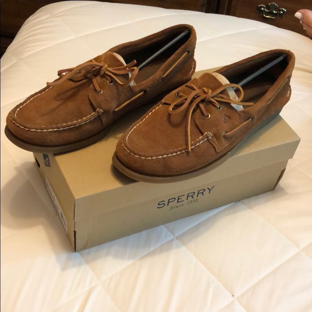 Sperry suede boat shoes
